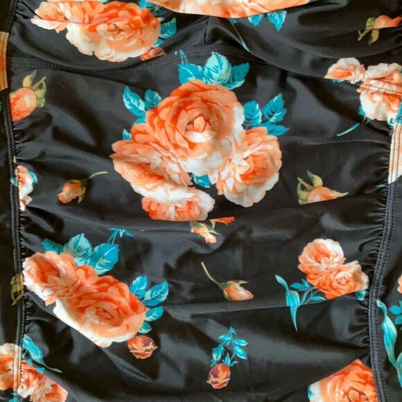 Molybell Boyleg Ruched Swimsuit with Tummy Control, Size Large NWOT - Picture 7 of 12